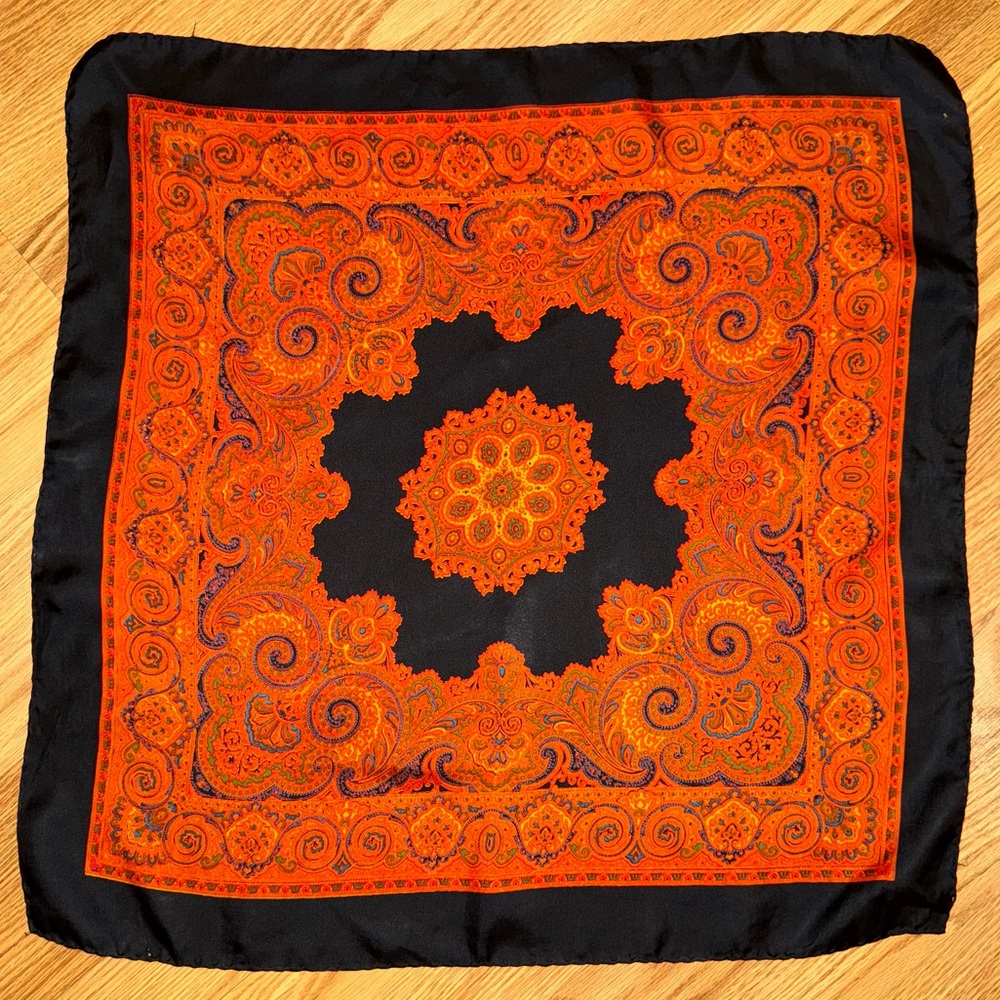 Vintage 1970s Handcraft Incorporated 100%‎ Silk Paisley Scarf